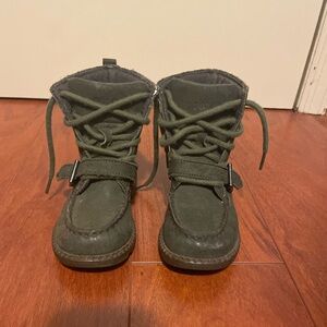 Polo Ralph Lauren toddler (boys) boots size 9 shoes in excellent condition!